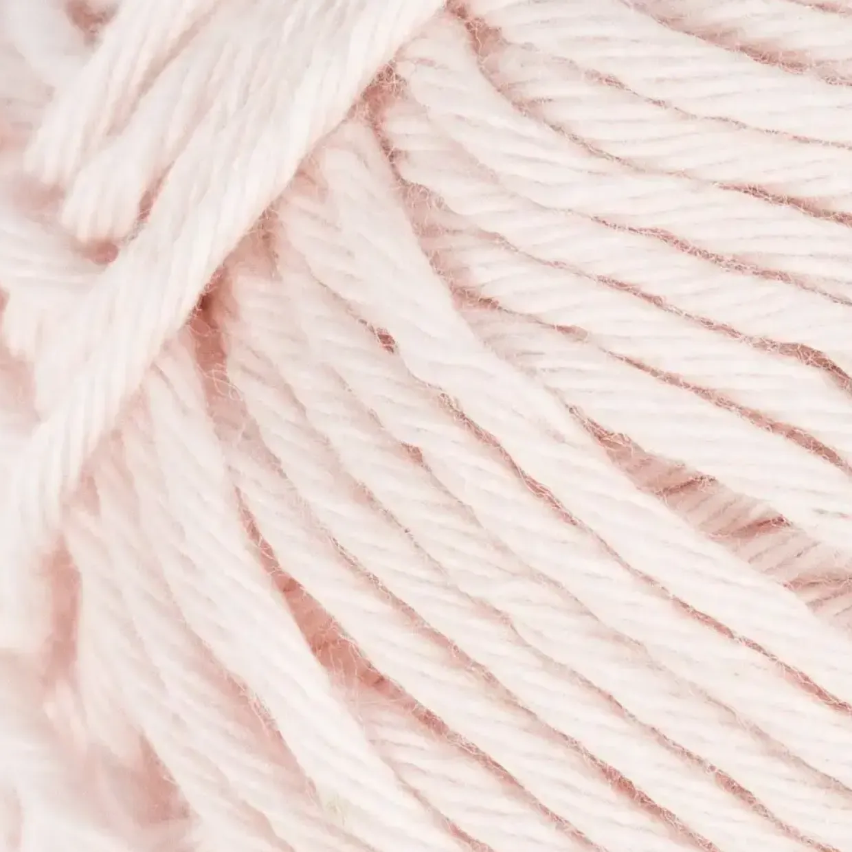Bomuldsgarn nr. 8/8 L: 80-85 m støvet rosa 50 g