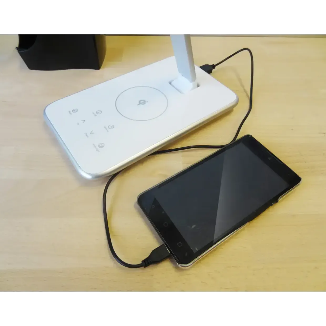 Bordlampe Unilux Jazz LED med USB-port og trådløs oplader