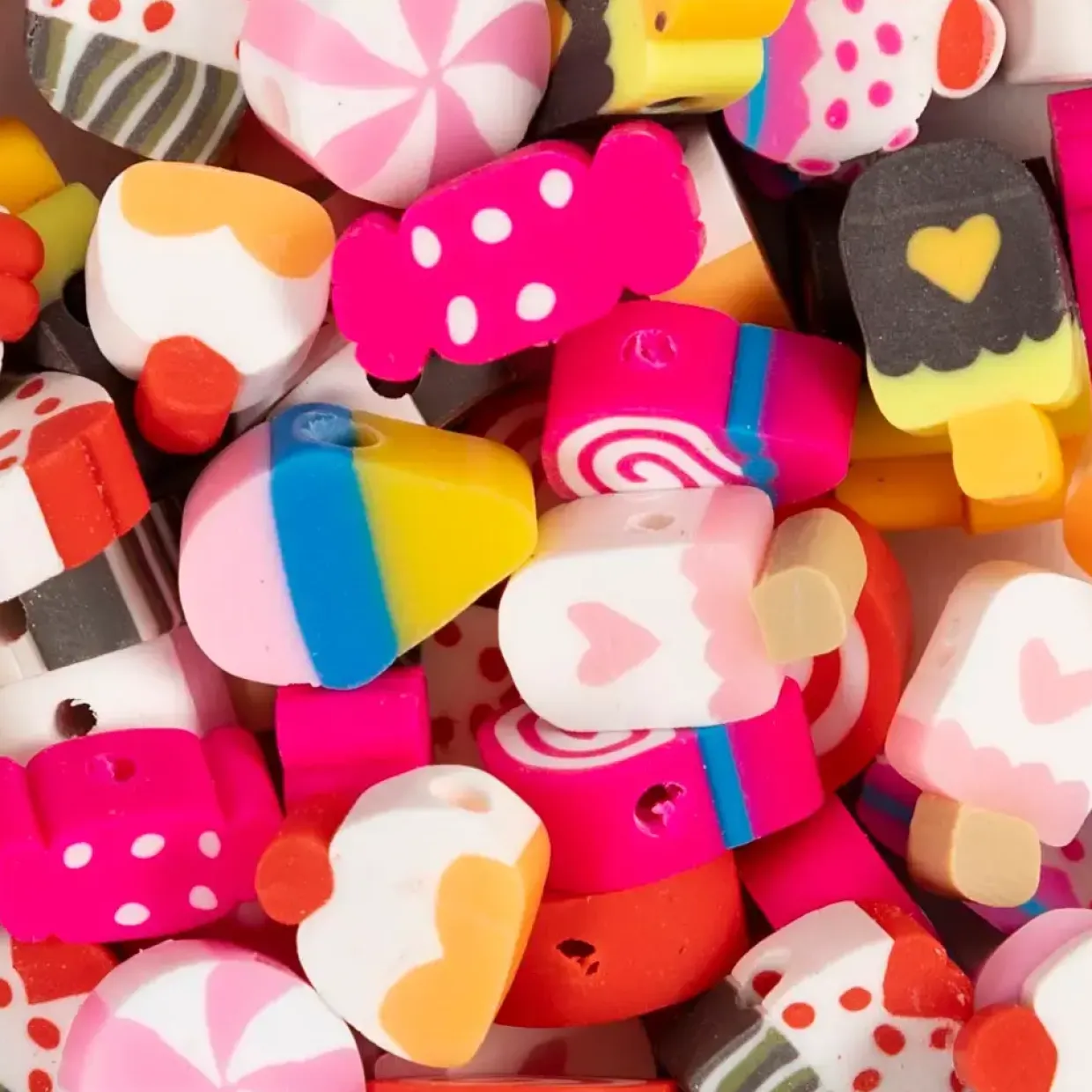 Figurperler Slik kager og is diam. 10 mm hulstr. 1,5 mm - 200 stk