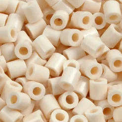 Fotoperler lys beige (12) størrelse 5 x 5 mm - hulstørrelse 2,5 mm - 1100 stk.