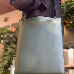 MacBook sleeve Philbert Ultra Slim incl strap 14'' M1 2021 sort