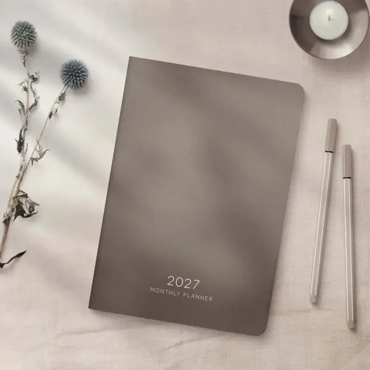 Månedskalender International - A5 - Brun - 2027 - Mayland - 93106127