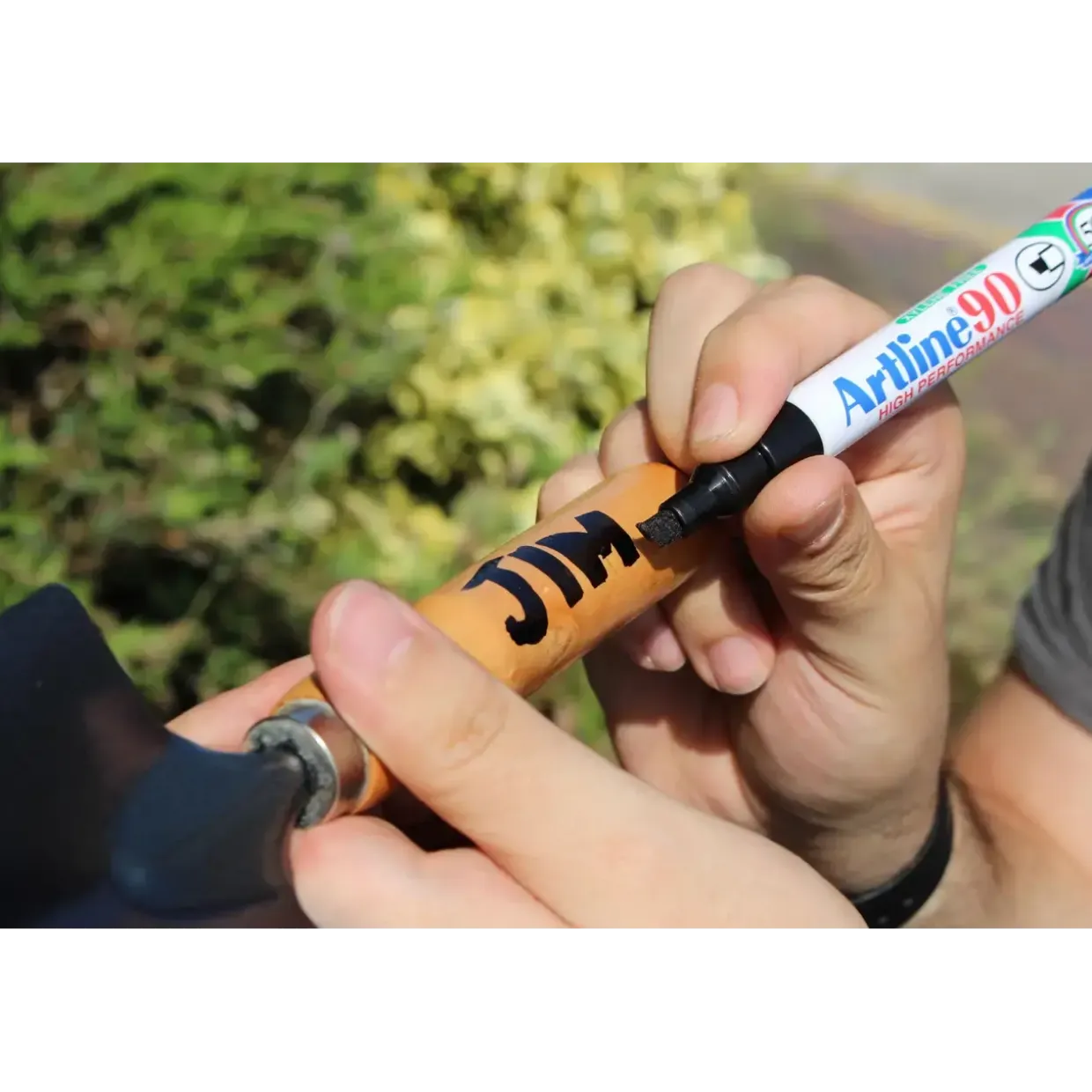 Permanent marker - Artline 90 - Sort - 2-5 mm chisel - 1 stk