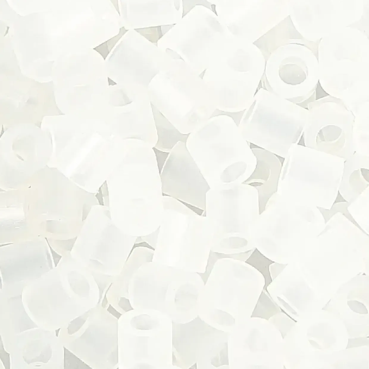 Rørperler klar transparent (50) størrelse 5 x 5 mm - hulstr. 2,5 mm - medium - 1100 stk.