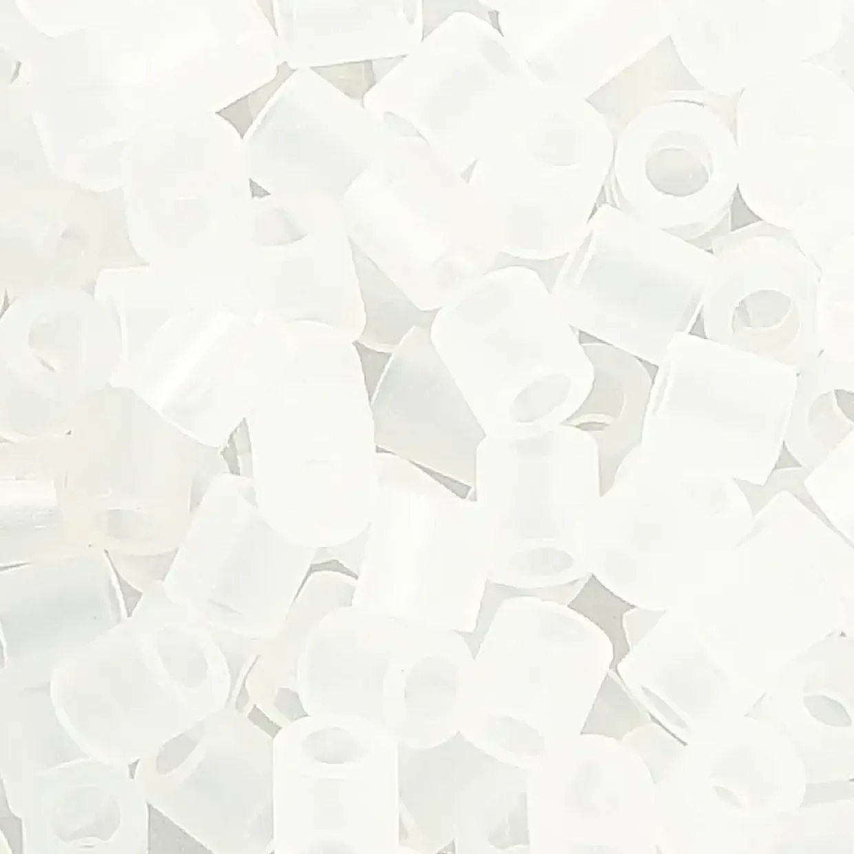 Rørperler klar transparent (50) størrelse 5 x 5 mm - hulstr. 2,5 mm - medium - 1100 stk.