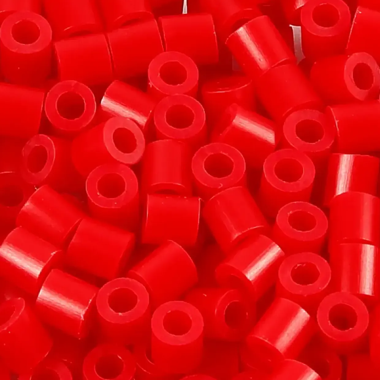 Rørperler rød (57) størrelse 5 x 5 mm - hulstr. 2,5 mm - medium - 6000 stk.