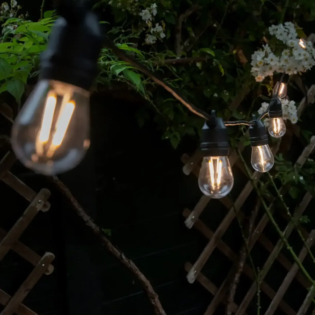 Smart lyskæde - Hombli Smart Outdoor Light String - 5 m - Varm hvid - 10 pærer