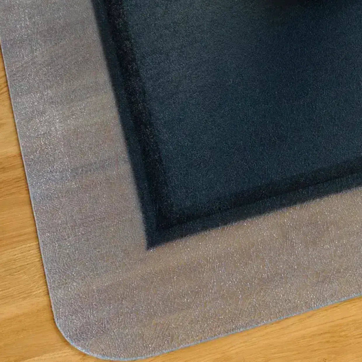 Stoleunderlag med ståmåtte - Matting - Yoga - sort og neutral - 120 x 150 cm
