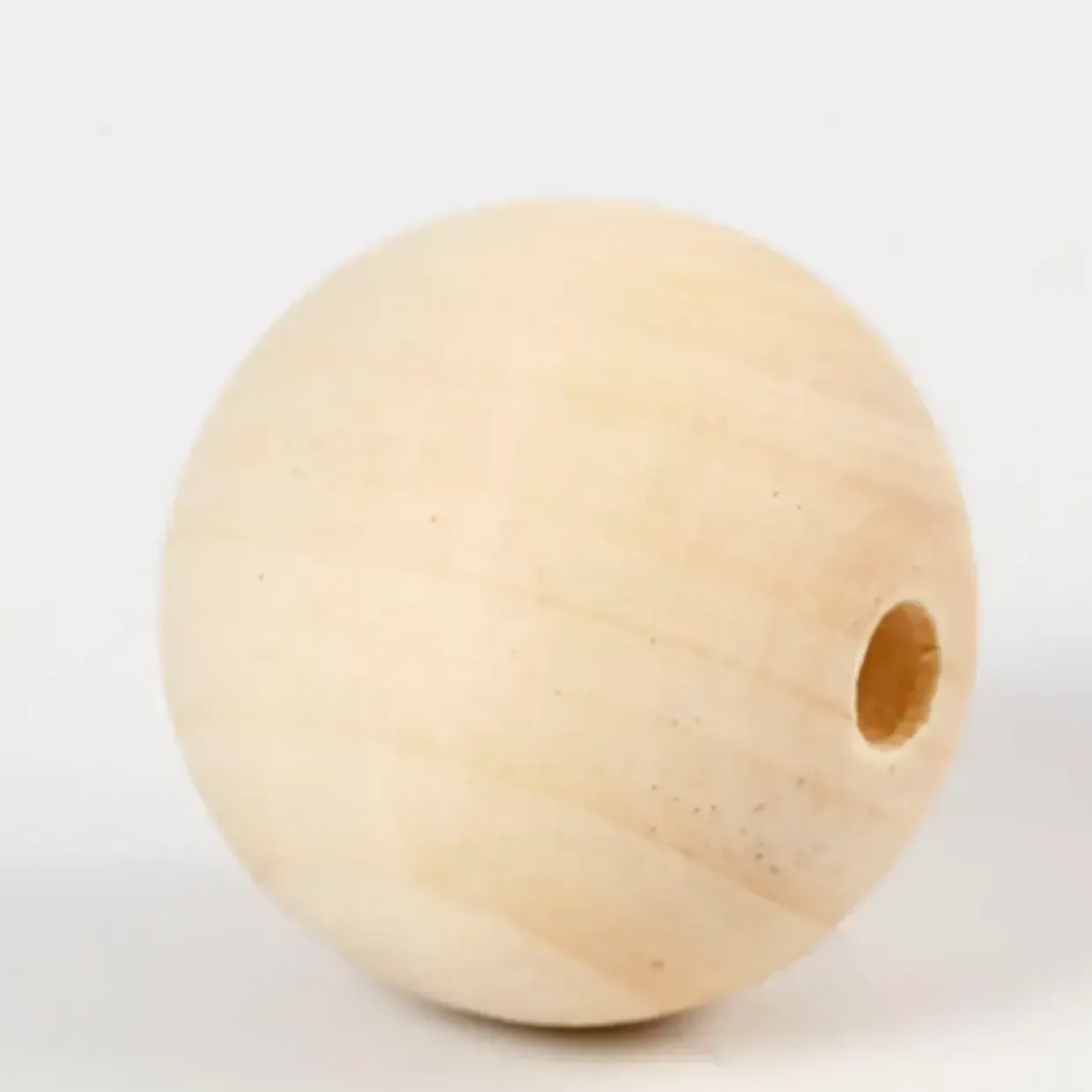 Store træperler – 40 mm – hul 7 mm – kinesisk bærtræ – 30 stk