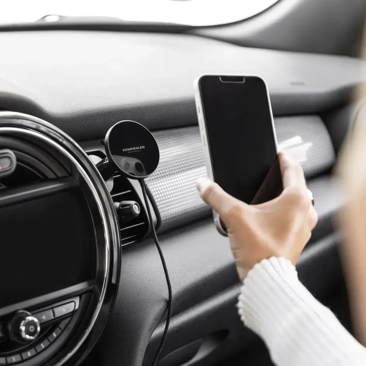 Trådløs oplader Vonmählen Aura Car - Magnetic Wireless Charging Pad Black