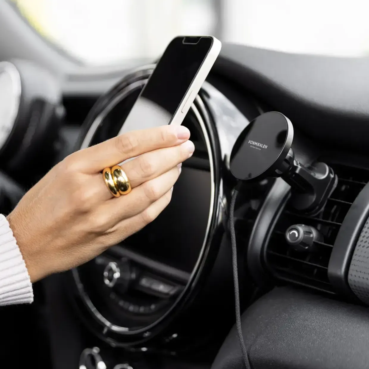 Trådløs oplader Vonmählen Aura Car - Magnetic Wireless Charging Pad Black