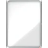 Udhængsskab glas indendør Nobo 9xA4 hvid