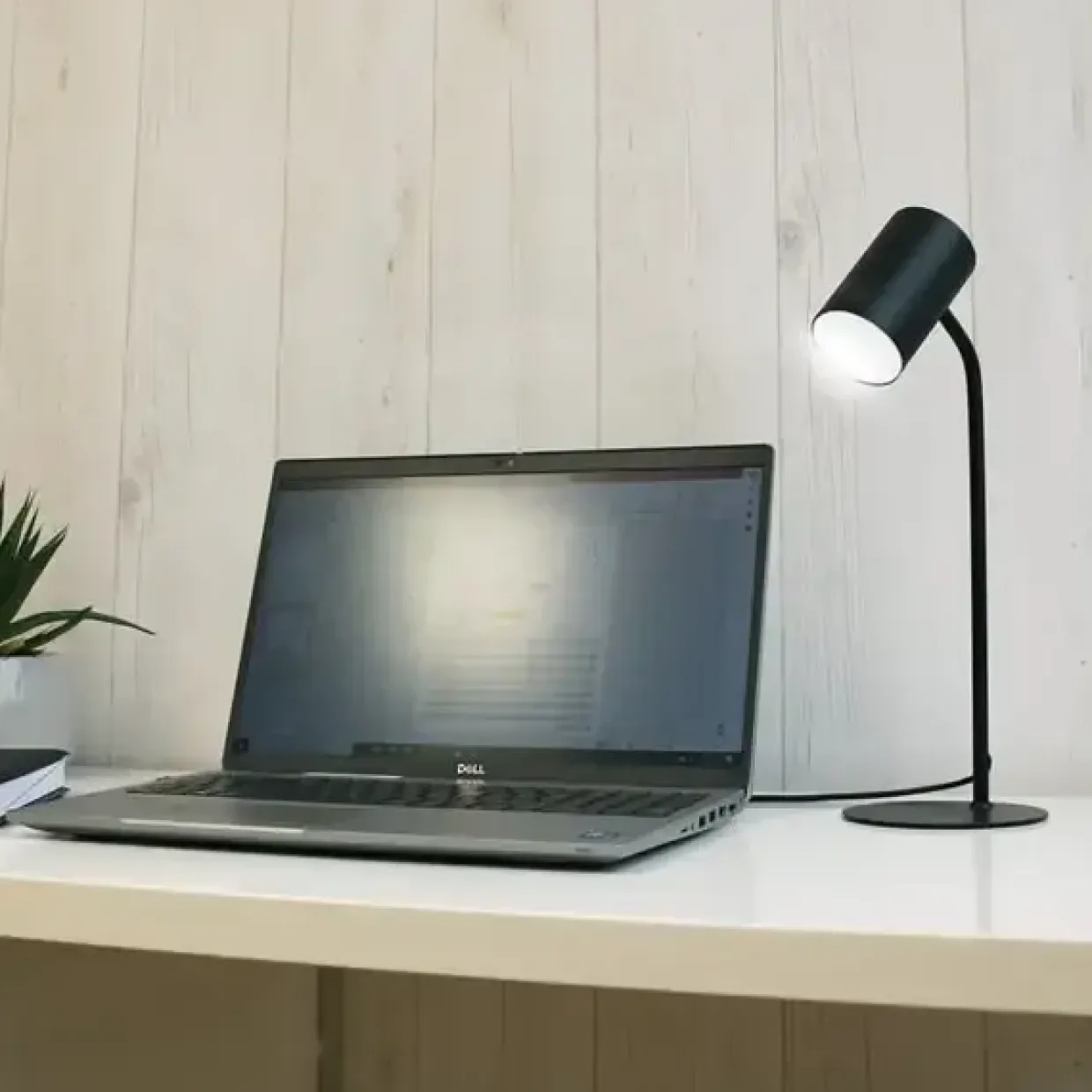 Unilux UNILUX KATZ skrivebordslampe, sort